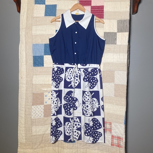 1970s “Beeline” Strawberry Print Dress - Picture 6 of 6